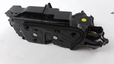 Obrázok produktu pre Originálne zámkové mechanizmy dverí Volkswagen, kód: 5NB837015