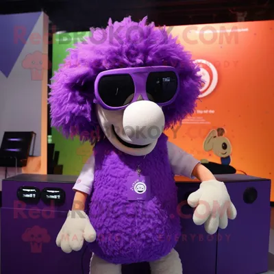 Produktbild von Lila REDBROKOLY Schaf Maskottchen kostüm gekleidet mit einem Tanktop und einer Sonnenbrille