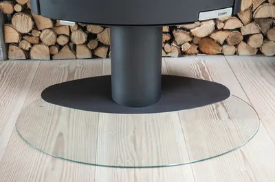 Produktbild von Funkenschutzplatte Aduro Glas ellipse 114,8x68,3 cm für Aduro 15