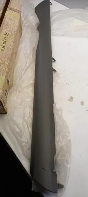 Immagine prodotto di Rivestimento originale RENAULT Megane III per minigonna laterale sinistra 764192275R