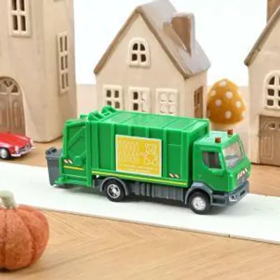 Zdjęcie produktu dla NOREV 1:43 Samochód z silnikiem odrzutowym Renault Trucks D 2.1 Śmieciarka zielona