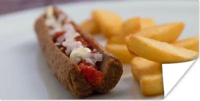 Produktbild von MuchoWow® Poster Leckeres Frikandel-Spezial mit Pommes frites 80x40 cm - Wanddeko