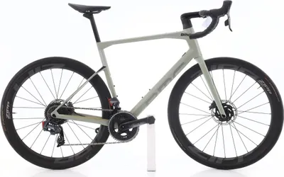 Produktbild von BMC Roadmachine 01 Three AXS 12V · Rahmengröße 56 · Rennräder