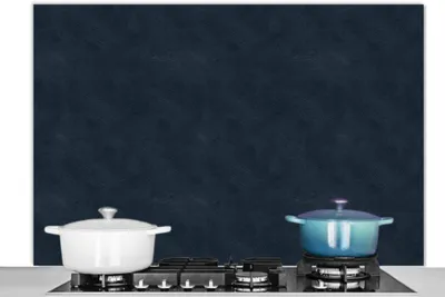 Produktbild von KitchenYeah®  Spritzschutz Küche - Küchenrückwand - Wandschutz für Herd und Spüle - Leder - Blau - Tierhaut 120x80 - Alu-Dibond (Alternative zum Spritzschutz aus Glas) - Hitzebeständig - Herdspritzsch