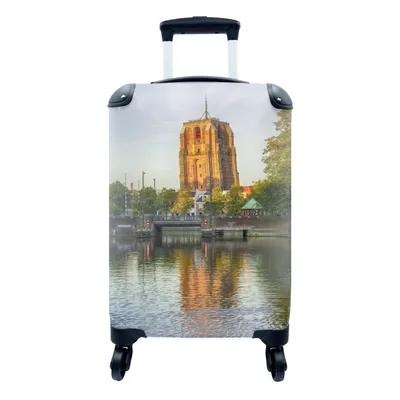 Produktbild von MuchoWow® Koffer Handgepäck Trolley Rollkoffer Kleine Reisekoffer mit 4 Rollen - Friesland - Leeuwarden - Toren - Cabin Size < 55x40x23 cm & 55x40x20 cm - Fotokoffer - Kabinenkoffer - Boardgepäck - Reise-Box - Reisekoffer - Reisegepäck - Koffer mit Bild - Trolley für Kinder