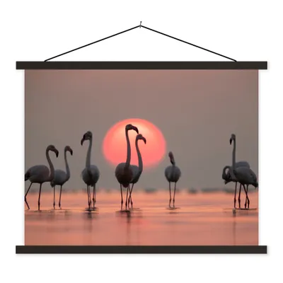 Produktbild von MuchoWow® Textilposter Vogel - Flamingo - Sonnenuntergang - Rosa 150x113 cm mit holzfarbenen Rahmen - Poster