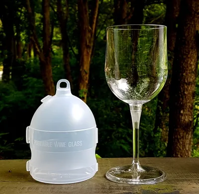 Produktbild von Winkee - Weinglas To Go I Stilvoller Wein-Genuss für unterwegs & Camping I Ca. 320ml I Festival Zubehör mit praktischer Box