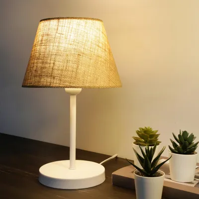 Immagine prodotto di Opviq, lampada da tavolo di alta qualità, realizzata interamente in metallo, color crema e bianco, attacco E27, altezza 36 cm | 12345