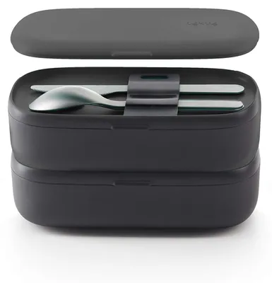 Zdjęcie produktu dla LEKUE Lunchbox 1 L Plastikowy pojemnik na lunch Pojemnik na chleb ze sztućcami Torba termiczna Czarny