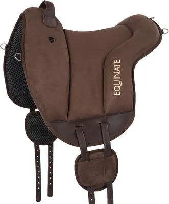 Obrázek produktu pro Jezdecká podložka Equinate Hamilton ze syntetického semiše pony hnědé barvy