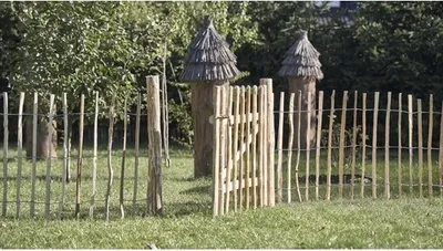 Produktbild von Zaunpfosten rund für Staketenzaun Rollzaun Haselnuss Ø 6 x 120 cm natur