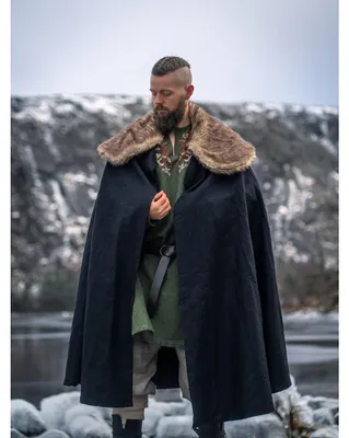Produktbild von Wikinger Umhang mit Kunstfell Schwarz "Janne"