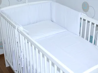 Produktbild von 3 teiliges Baby Bettset mit Bettwäsche und Nestchen für Bett 70x140 cm - 12. Weiß