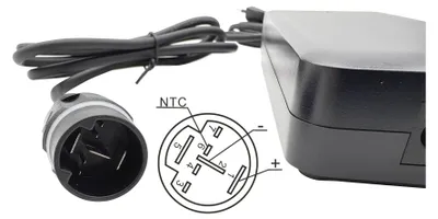 Immagine prodotto di PowerSmart 42V 4A BC323360040 Caricabatterie a 7 poli per batterie Yamaha in-tube da 630 o 720 Wh