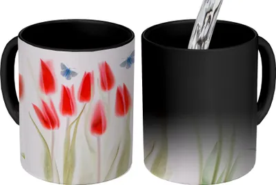 Produktbild von MuchoWow® Zauber Tasse Zaubertasse Magic Bild von roten Tulpen 350 ml Farbwechsel Becher Geschenk Geschenkidee - Magic-Tasse - Fototasse - Keramiktassen - Bilder - Tasse Kaffee - Getränkbecher - Kaffe