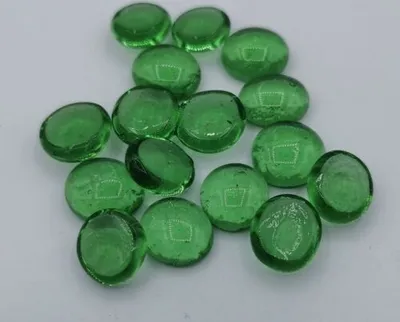 Produktbild von 5kg Glasnuggets Muggelsteine Glassteine Dekosteine grün 15-20mm