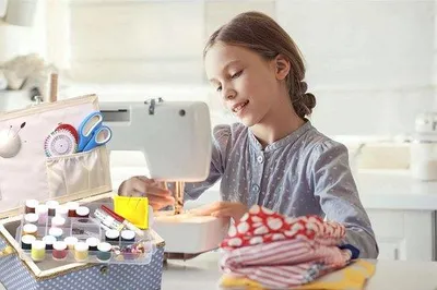Produktbild von Famanu Nähkasten für Anfänger - Komplettset für Zuhause und unterwegs