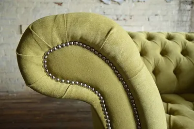 Immagine prodotto di Elegante Chesterfield Poltrona 1 Posto Con Cucitura a Bottone in Velluto Verde e Gambe in Legno Per il Soggiorno