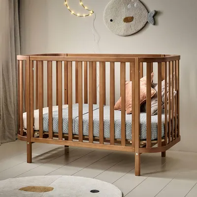 Produktbild von Petite Amélie Babybett Ovales Cocoon - 60x120 cm - Walnuss – höhenverstellbar