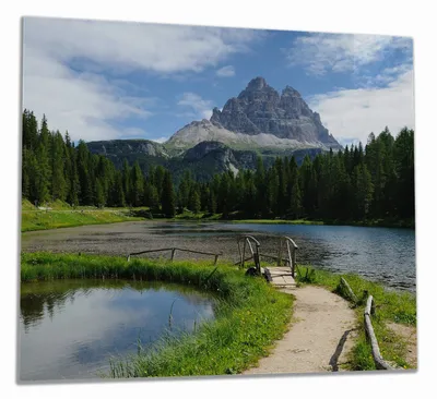 Produktbild von Wallario Herdabdeckplatte aus Glas, Größe 60 x 52 cm 1-teilig, Motiv See in Berglandschaft
