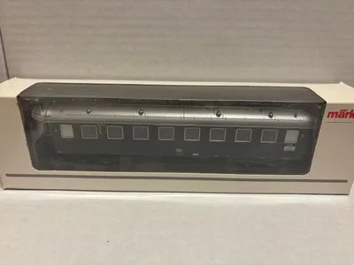 Produktbild von MÄRKLIN H0 Schnellzugwagen Au 19 471 DB 41352