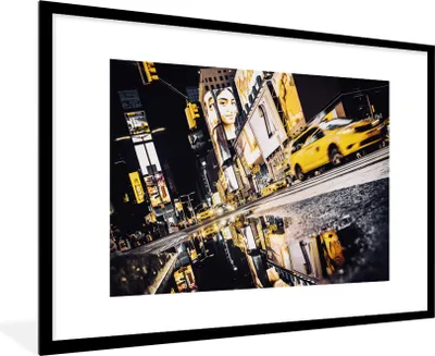 Produktbild von MuchoWow® MuchoWow® Gerahmtes Poster New York - Gelb - Wasser 90x60 cm - Poster mit zchwarzem Bilderrahmen - Wanddekoration - Fotos
