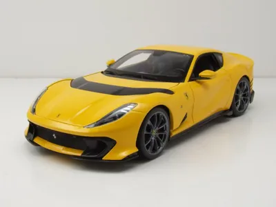 Produktbild von Bburago 01646 Ferrari 812 Competizione 2021 gelb 1:18