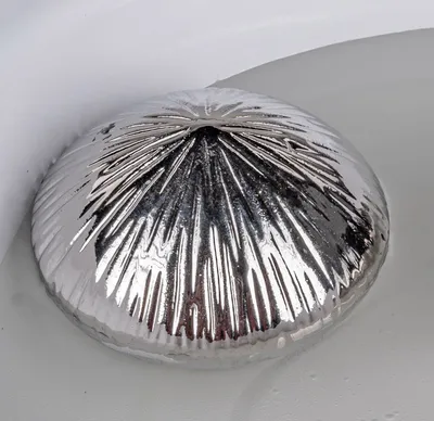 Produktbild von Dekofigur schwimmender Kegel D. 8cm silber aus Porzellan Formano  WA
