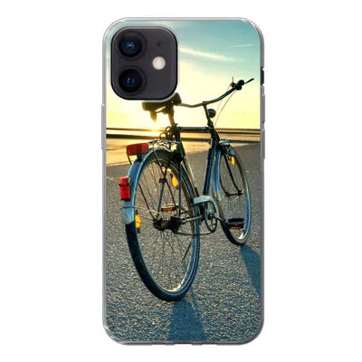 Produktbild von MuchoWow® Handyhülle Schutzhülle Hülle für iPhone 12 Nordsee - Fahrrad - Sonnenuntergang Silikon Softcase Handy Hülle - Schutzhülle