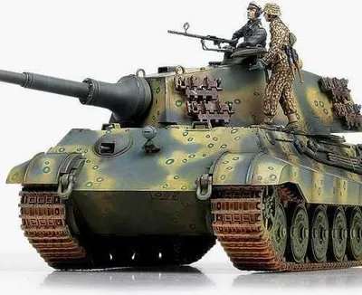 Produktbild von Modellbausatz Panzer 13229 – GERMAN KINGTIGER „LAST PRODUCTION” (1:35)