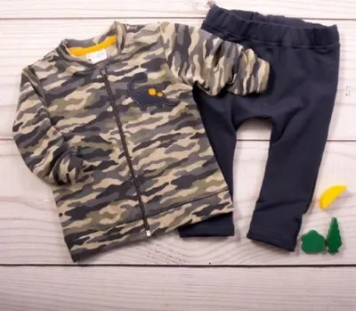 Productafbeelding van K-Baby Trainingspak Dino - khaki/bordeaux, maat 80