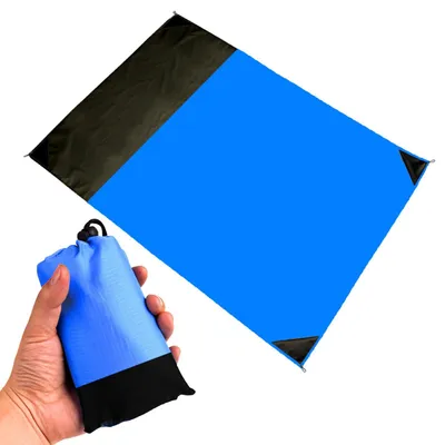 Produktbild von Picknickdecke mit 4 Befestigungsecken, ultraleicht und tragbar, wasserdicht und sanddicht, ideal für Strand, Picknick, Camping und Wandern, 200 x 210 cm