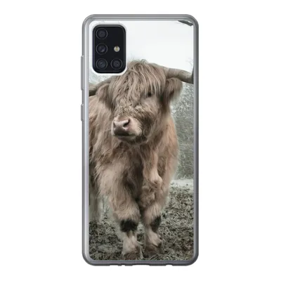Produktbild von MuchoWow® Handyhülle Schutzhülle Hülle für Samsung Galaxy A52 5G Schottischer Highlander - Wald - Nebel - Kuh - Tiere - Natur Silikon Softcase Handy Hülle - Umschlag