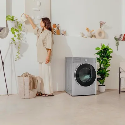 Image de Lave-linge séchant Steel d'une capacité de 10 kg et 6 kg, 1400 tr/min, 16 programmes, moteur Inverter Plus, , SteamMax, OnSmart, Fuzzy Logic, Smooth Wash, SpaCare, Stain Match.