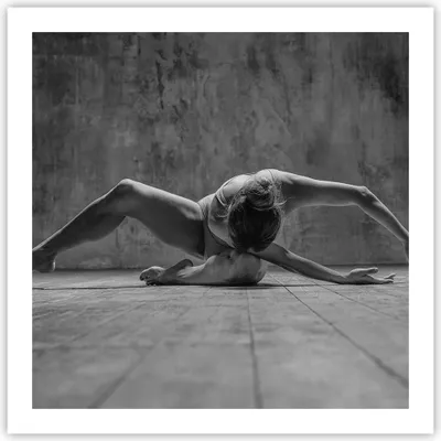 Produktbild von Poster - Poster ohne Rahmen - Tanz Schwarzweiß Frau - 60x60 cm - Wand Bild - Wanddeko - Wandbilder - Kunstposter - Wandposter - Bilder - Kunstdruck - Wanddekoration - Wandbild - P2XAC60x60-4352