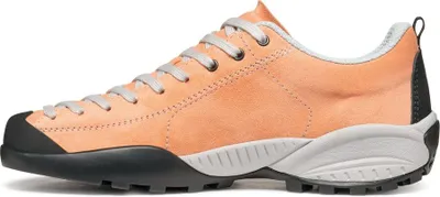 Damen-Lifestyle-Schuhe "Mojito" von Scarpa in hellorange mit grauen und schwarzen Akzenten.