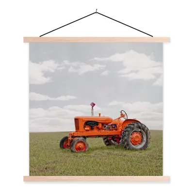 Produktbild von MuchoWow® Textilposter Traktor - Räder - Vintage 120x120 cm mit holzfarbenen Rahmen - Textil-Poster