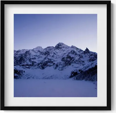 Produktbild von Landschaft mit schneebedeckten Bergen– Wandbild mit Rahmen – Gerahmtes Bild  – Wanddekoration – 50x50 cm –  Schwarz Rahmen