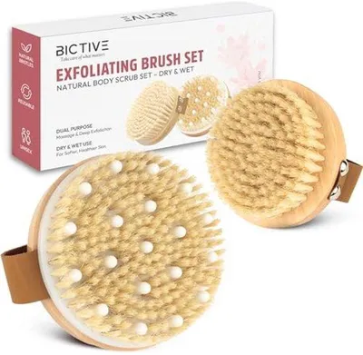 Produktbild von Set mit 2 Körperpeelingbürsten für die Anwendung bei trockener und feuchter Haut