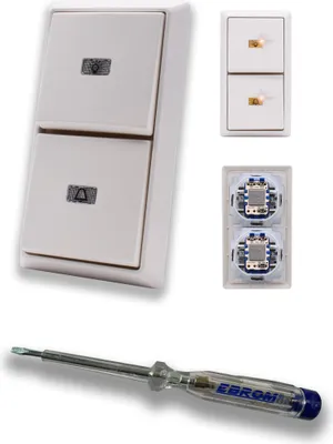 Produktbild von Busch Jäger Allwetter44 Klingel und Lichtschalter als Taster 2 x 2020 USGL mit Symbol Licht und Klingel (beleuchtet) 2 x Wippe 2-fach Rahmen alpinweiß inkl. EBROM Phasenprüfer zur Montage der Schalter