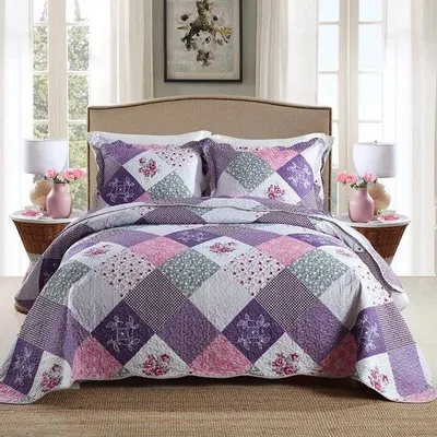 Produktbild von Unyqoos® Tagesdecke-Set 230 x 250 cm für King-Size/Doppelbett, wendbarer Bettüberwurf Blumen-Patchwork im Landhausstil, Polyester, inkl. 2 Kissenbezüge 50 x 70 cm