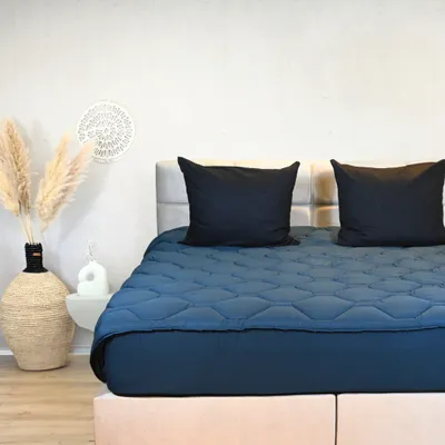 Produktbild von HappyBed -   160x200 + instopstrook cm - Waschbare Bettdecke ohne Bezug - Bedruckte Bettdecke ohne Bezug - Bettwäsche - Dark Blue