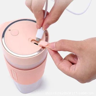 Obrázek produktu pro Elektrický růžový fitness mixér s USB nabíjením – šejkr
