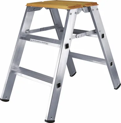 Produktbild von Iller Montagetritt, beidseitig begehbar mit großer Standfläche 2x3 Stufen und 2,70m AH