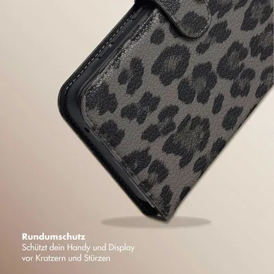 Produktbild von Selencia Sabi Klapphülle mit Leopardenmuster Samsung Galaxy A35 - Midnight Black