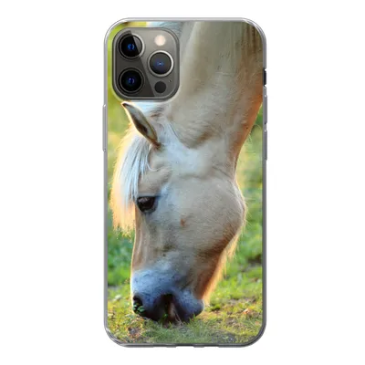 Produktbild von MuchoWow® Handyhülle Schutzhülle Hülle für iPhone 13 Pro Weidendes Fjordpferd an einem Sommertag Silikon Softcase Handy Hülle - Handy-Tasche