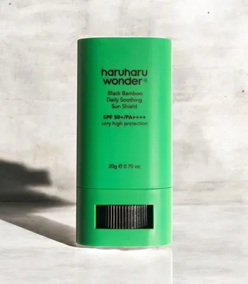 Obrázek produktu pro Haruharu Wonder - Black Bamboo Daily Soothing Sun Shield SPF 50+/PA++++ - Opalovací krém v tyčince 20 g