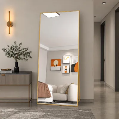 Obrázek produktu pro Zrcadlo na celý obličej UnboxG, rozměry 180x80 cm, zlatá barva. Volně stojící zrcadlo i nástěnné zrcadlo, obdélníkový tvar, vhodné k zavěšení, opření nebo umístění na podlaze. Rám z hliníku