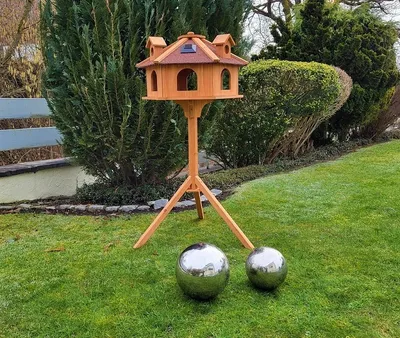Produktbild von Vogelhaus ALPENZAUBER L Licht+Ständer Vogelfutterhaus Futterhaus Vogel Solar