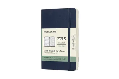 Produktbild von Moleskine 18 Monate Wochen Notizkalender 2021/2022, Pocket/A6, 1 Wo = 1 Seite, rechts linierte Seite, Weicher Einband, Saphir